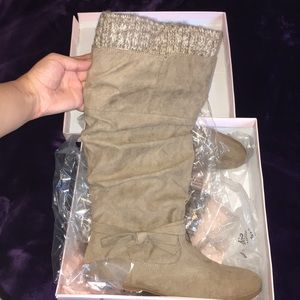 Tan flat boots